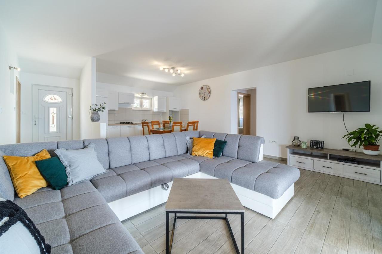 Rooms Plaza Divuje Murvica  Exterior photo